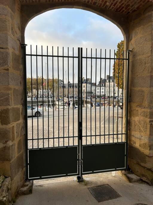 Appartement Sur Le Port De Vannes Exteriör bild